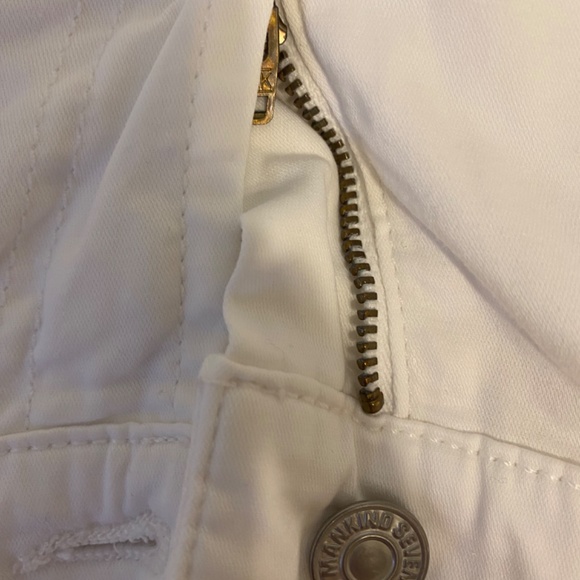 White Bermuda low cut shorts - Picture 9 of 9